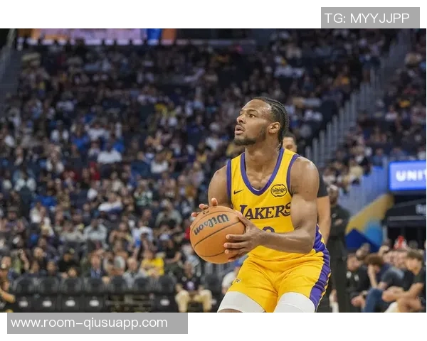 虎头蛇尾表现令人失望三节狂砍33分末节哑火仅得0分 虎头蛇尾表现令人失望三节狂砍33分末节哑火仅得0分