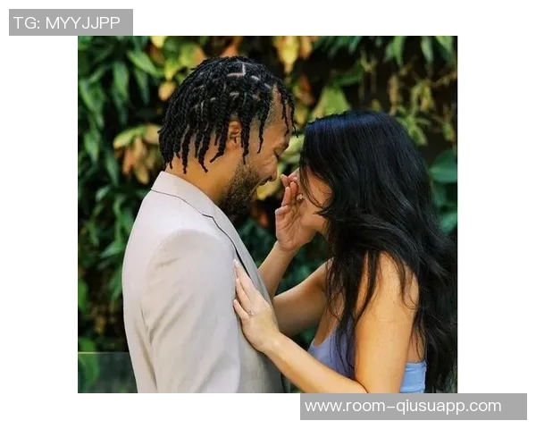 当众秀恩爱米切尔往未婚妻脸上丢毛巾后者气鼓鼓可爱噘嘴 当众秀恩爱米切尔往未婚妻脸上丢毛巾后者气鼓鼓可爱噘嘴