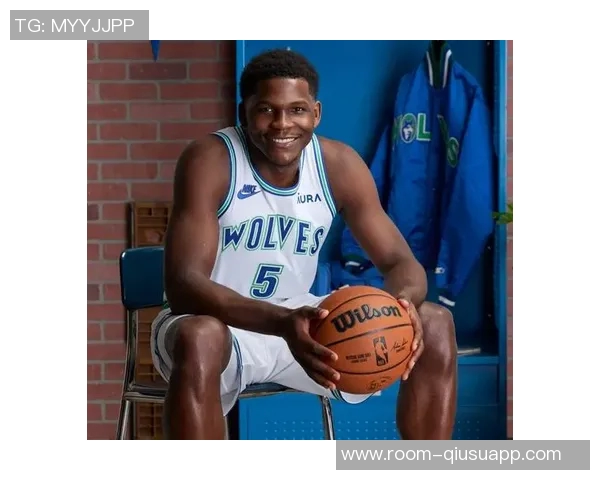 爱德华兹首节爆发后沉寂三节仅得6分表现令人失望